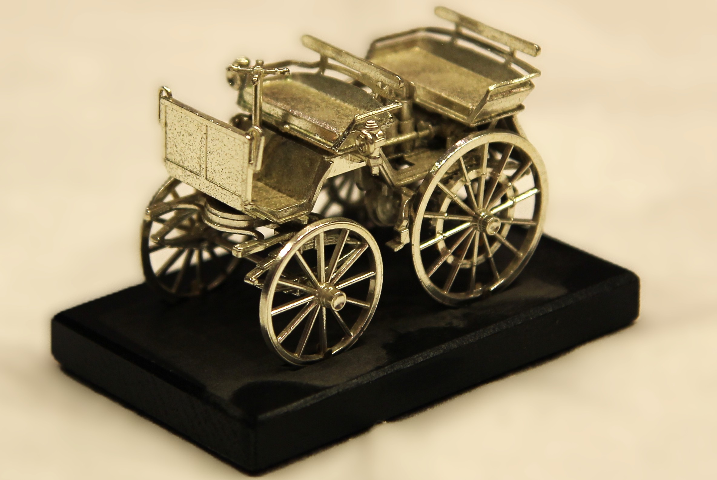 1886 Daimler Motorwagen Bearbeitet