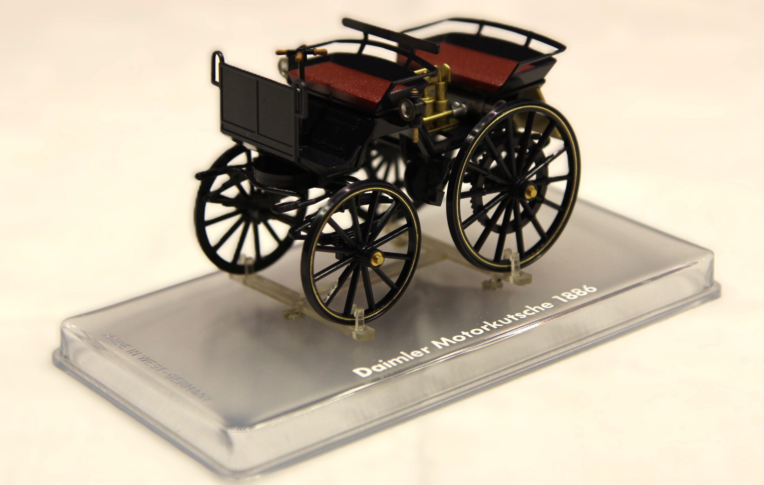 Daimler Motorkutsche - WEB