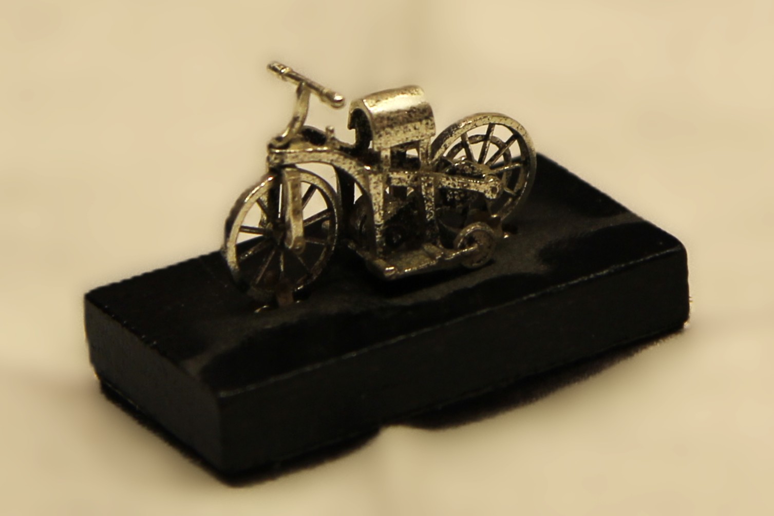 Daimler_Reitwagen_1885 Bearbeitet