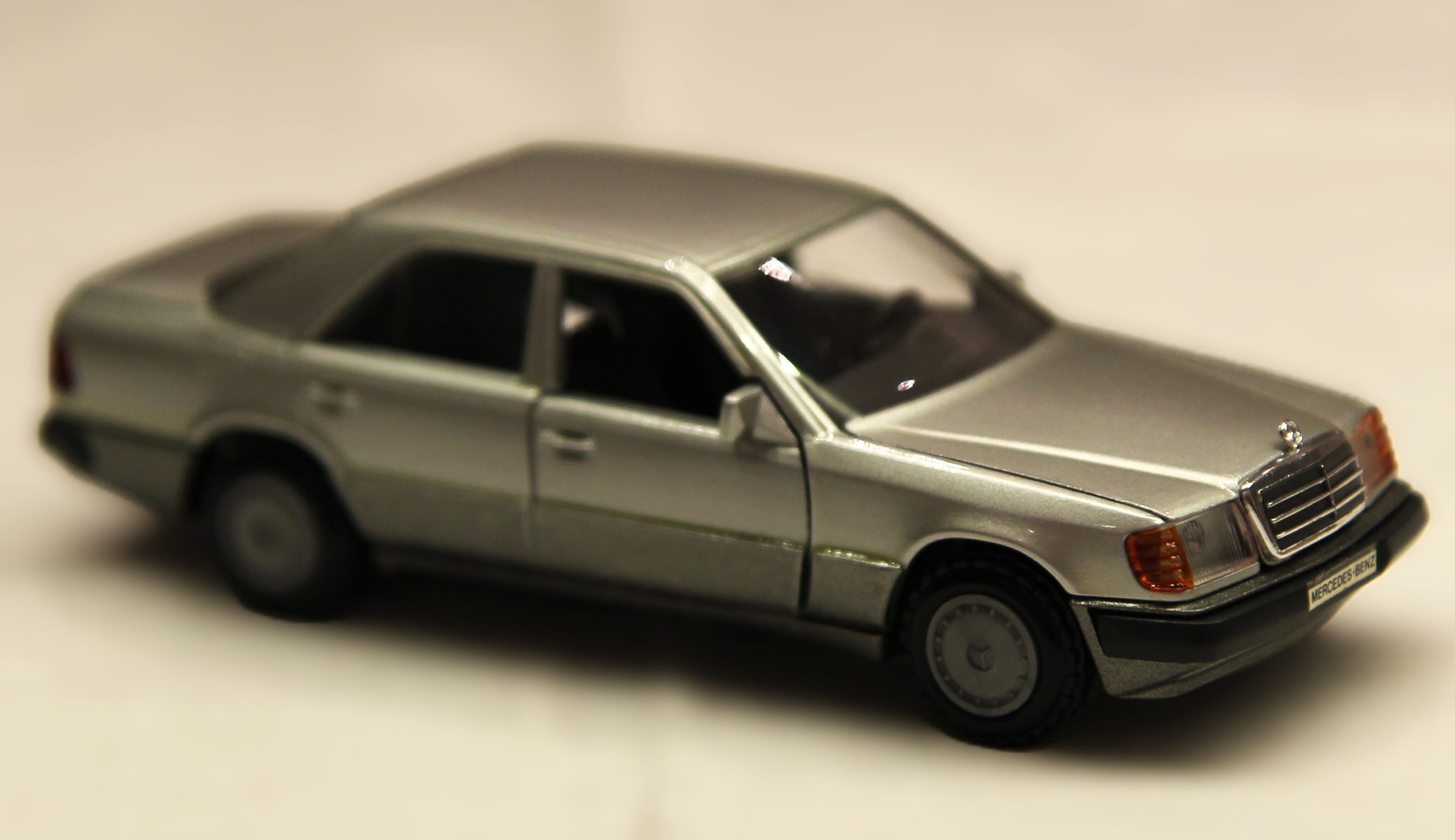 Mercedes Benz 200-300D Limousine Bearbeitet