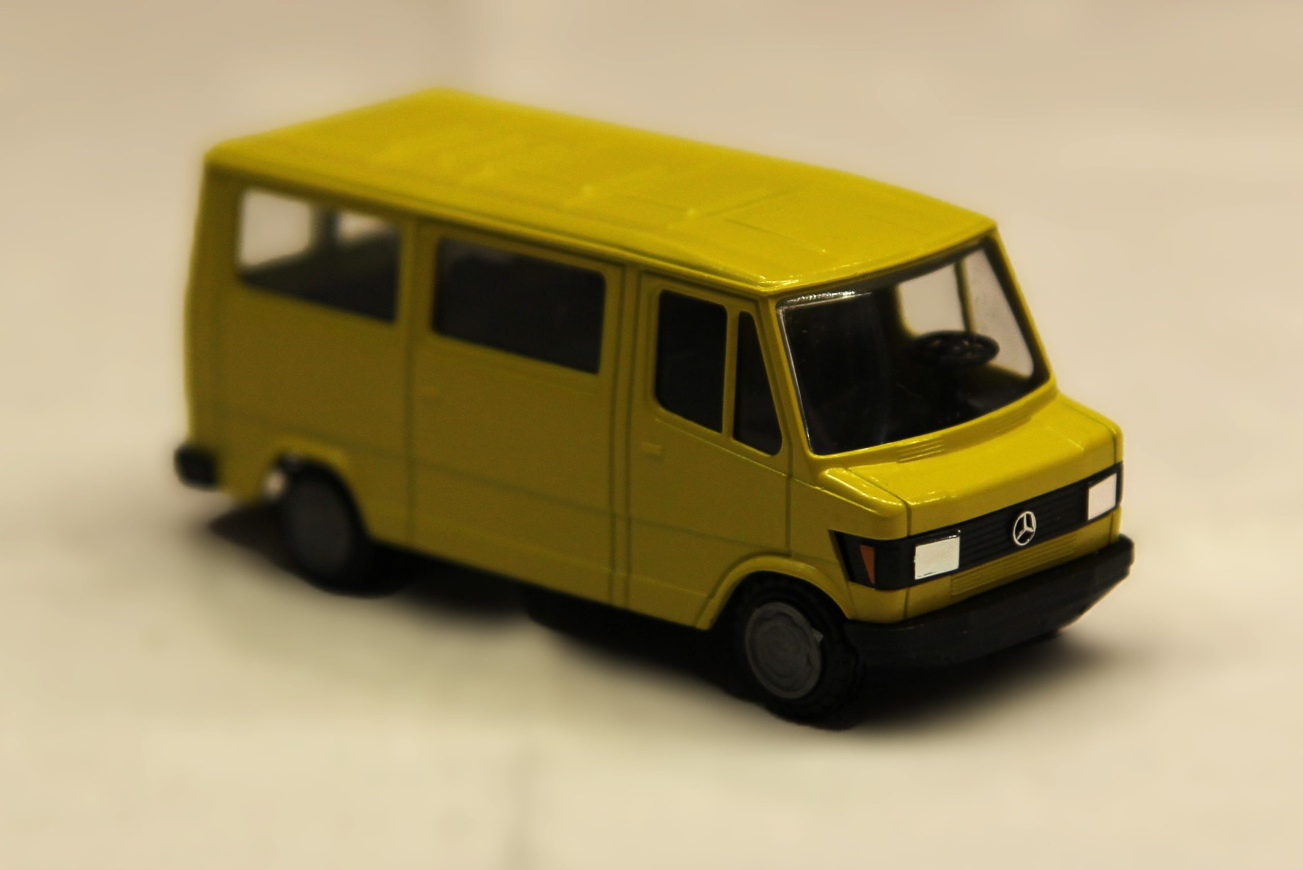 Mercedes_Benz_210-309D_Kastenwagen (4)_Bearbeitet 